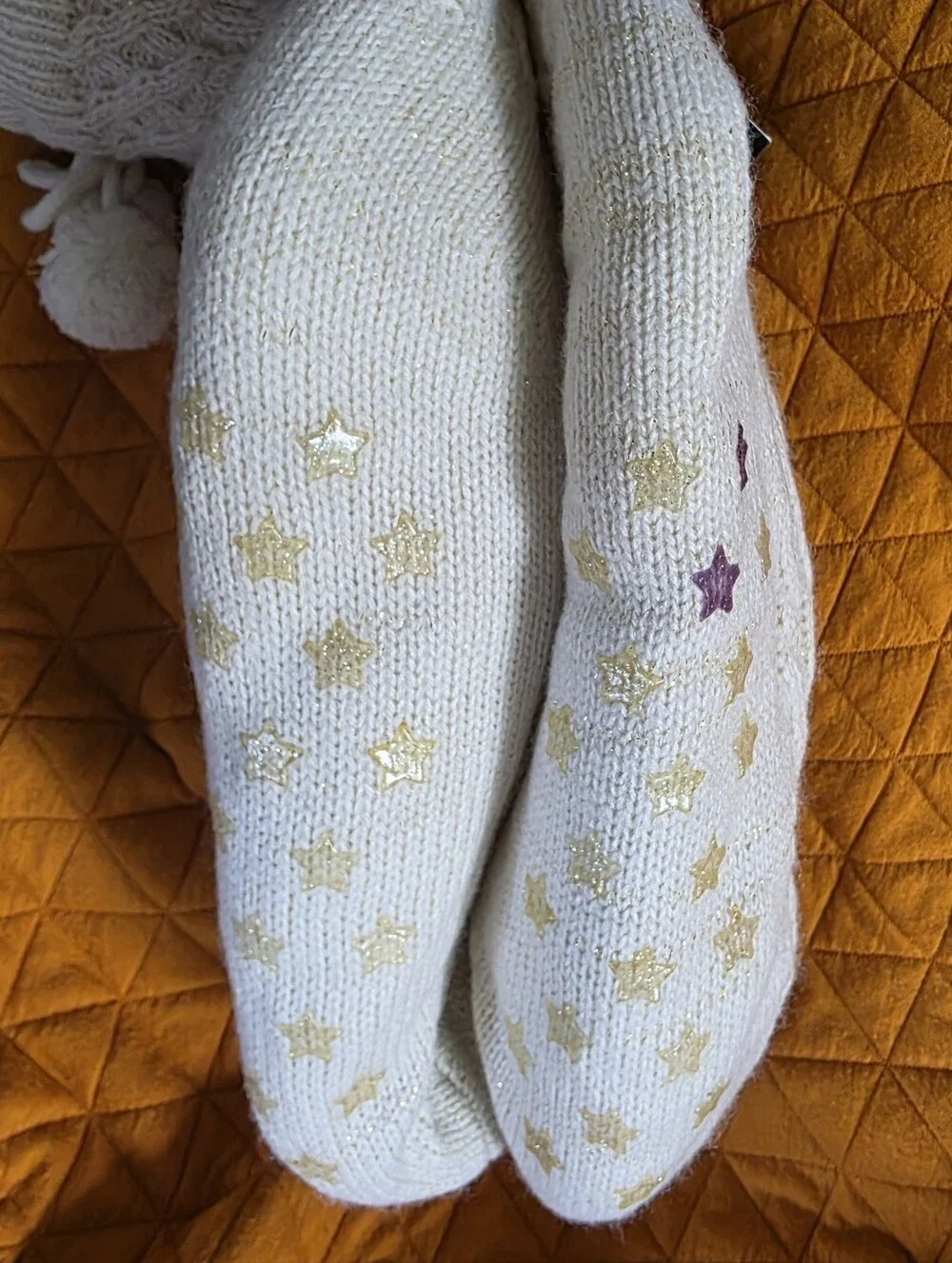 Laura Ashley NWT Cream Gold Cable Knit Fleece Lined Slipper Socks 4-11 Shoe Size